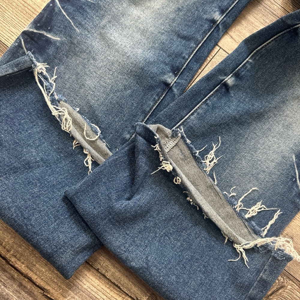 Women’s Outcast Jeans With Rhinestones And Bleach Detail Size M Frayed Hem - Picture 7 of 15